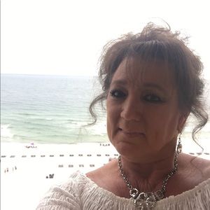 Meet your Posher, Debra